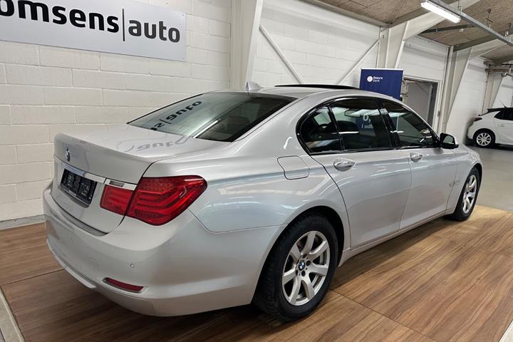 Sølv BMW 730d fra 2009