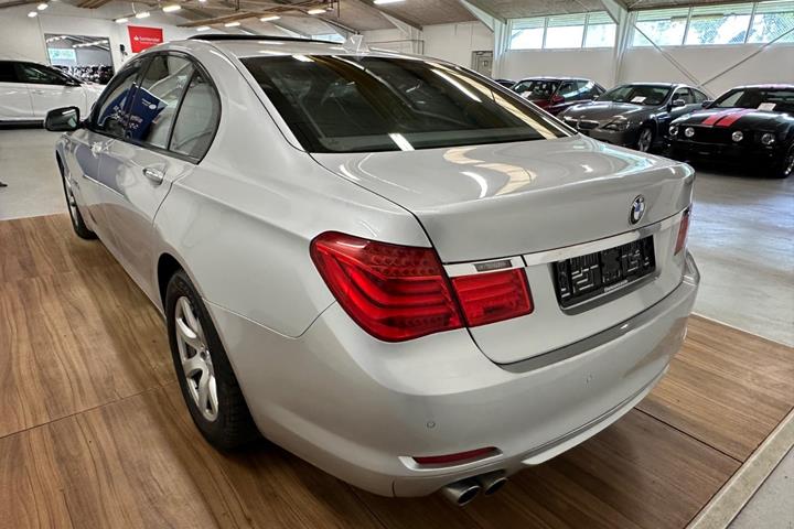 Sølv BMW 730d fra 2009