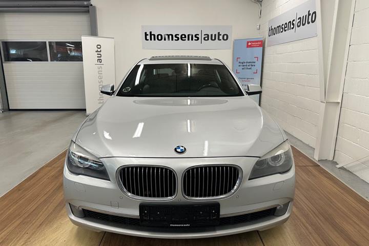 Sølv BMW 730d fra 2009