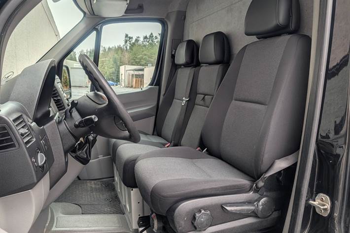 Sort VW Crafter fra 2017