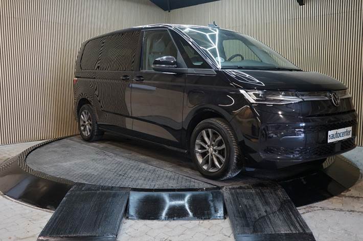 Sort VW Multivan fra 2023