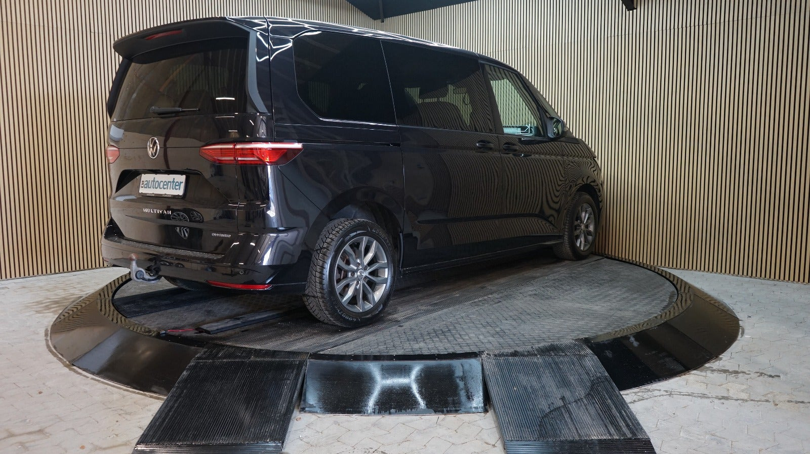 Sort VW Multivan fra 2023