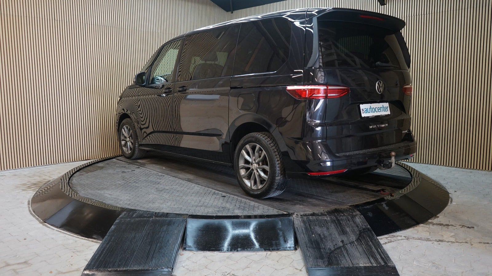 Sort VW Multivan fra 2023