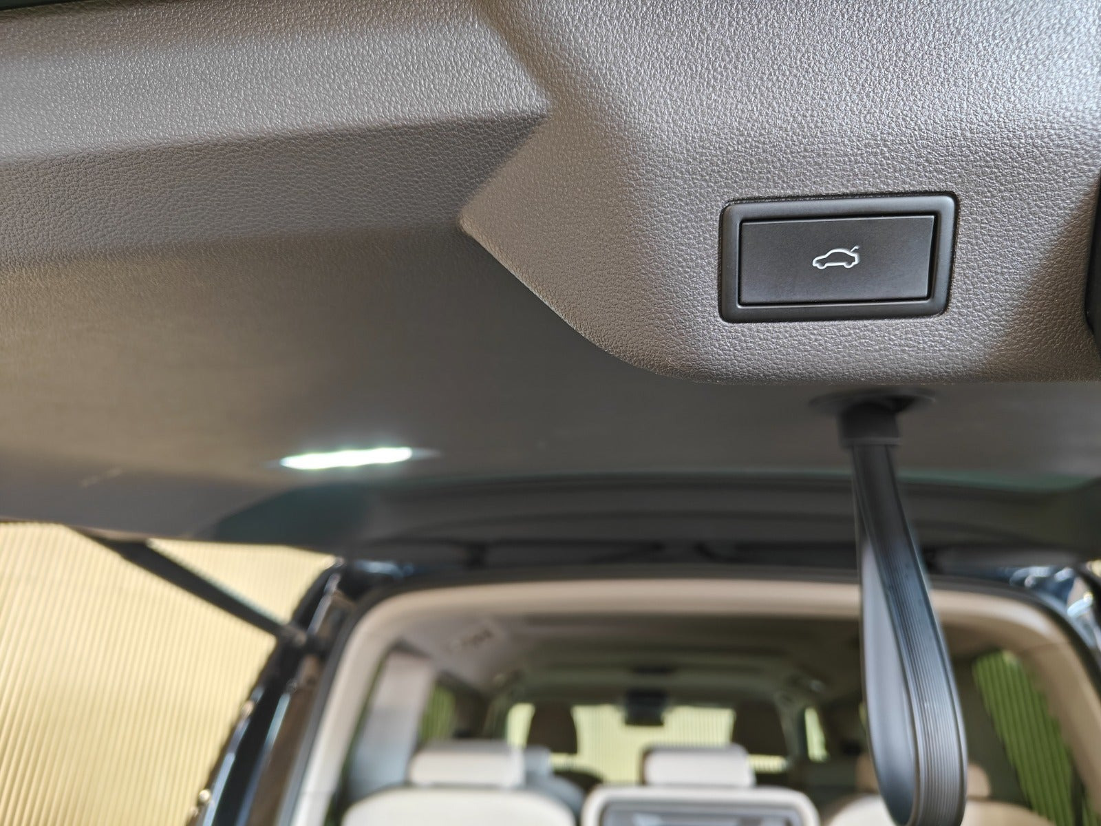 Sort VW Multivan fra 2023