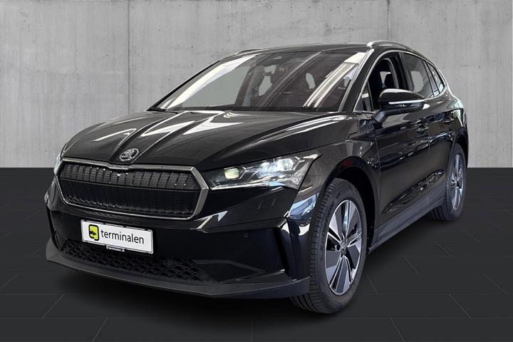 Sort Skoda Enyaq fra 2021 set udefra