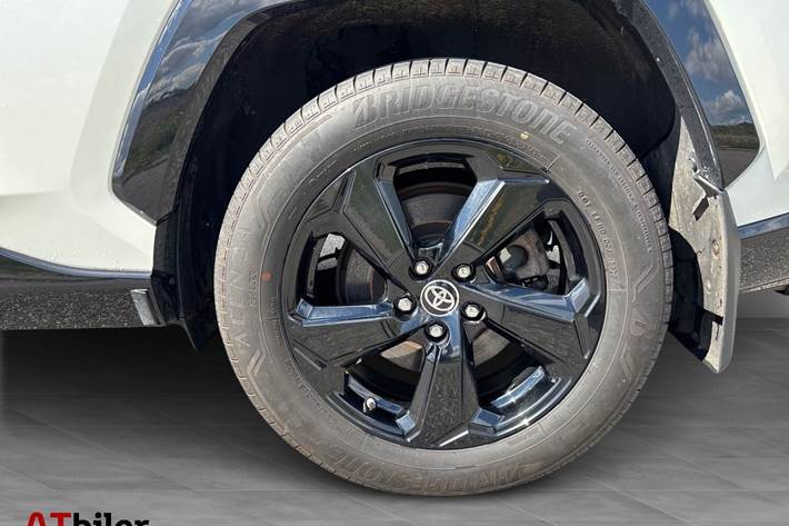 Hvid Toyota RAV4 fra 2020
