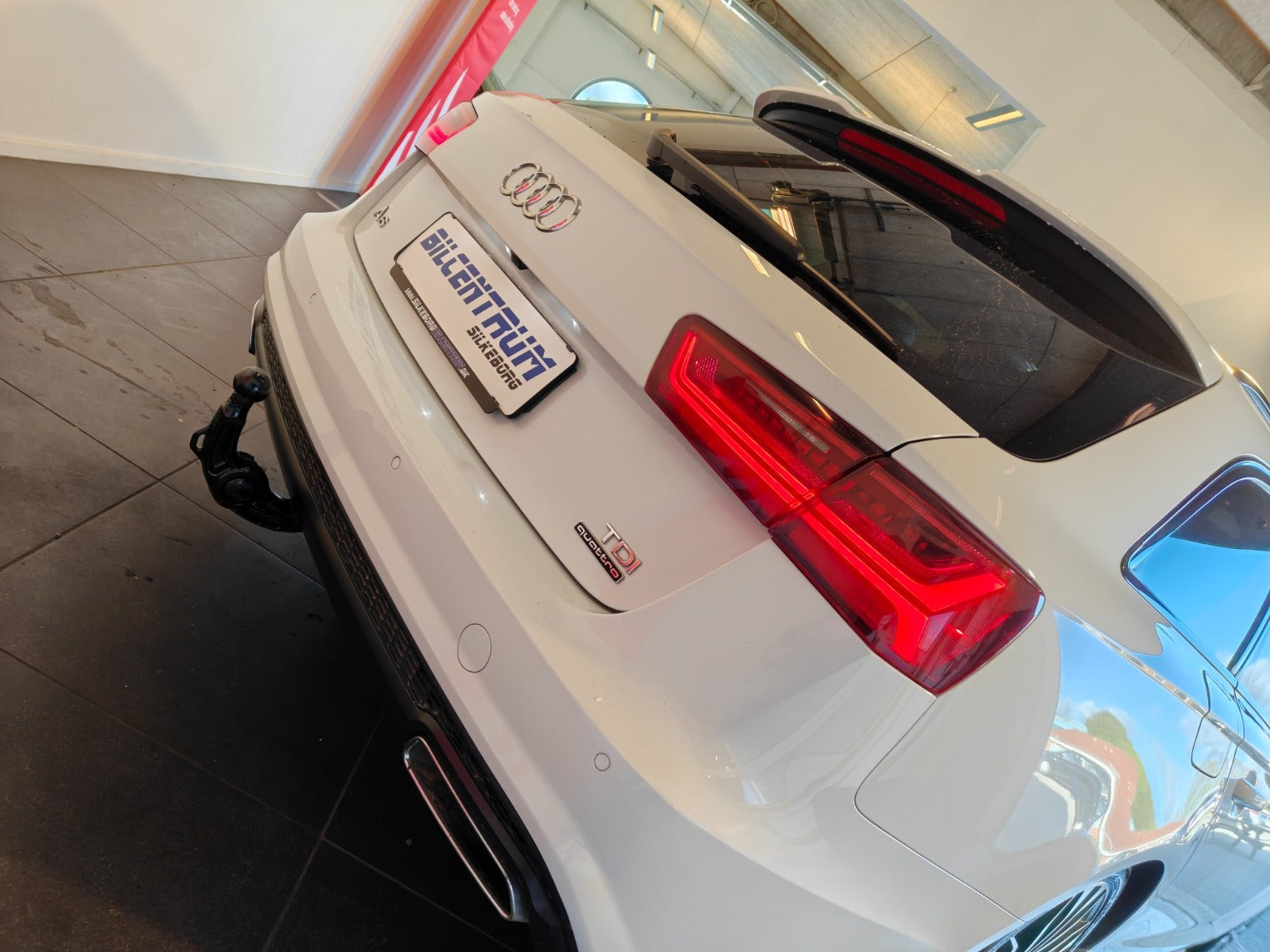 Hvid Audi A6 fra 2017