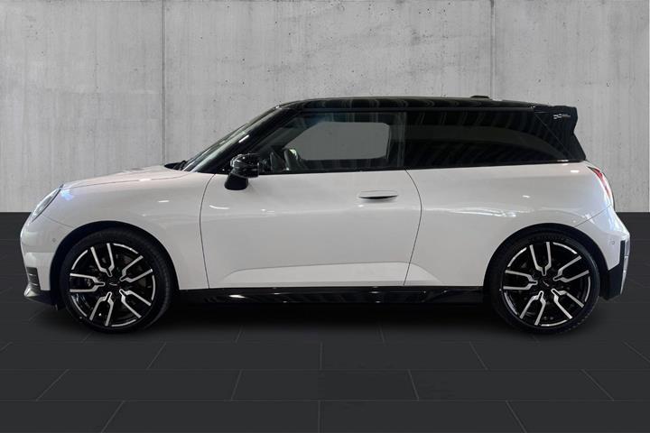 Hvid Mini Cooper SE fra 2024