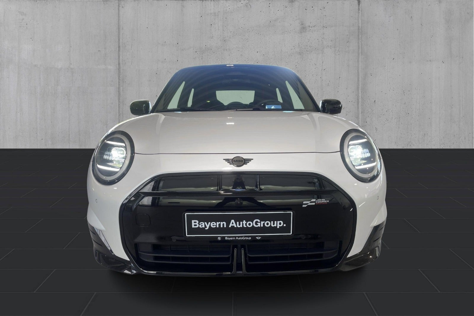 Hvid Mini Cooper SE fra 2024