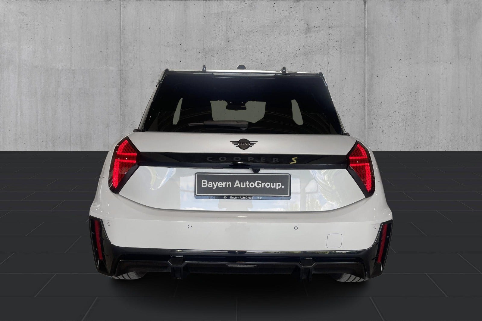 Hvid Mini Cooper SE fra 2024