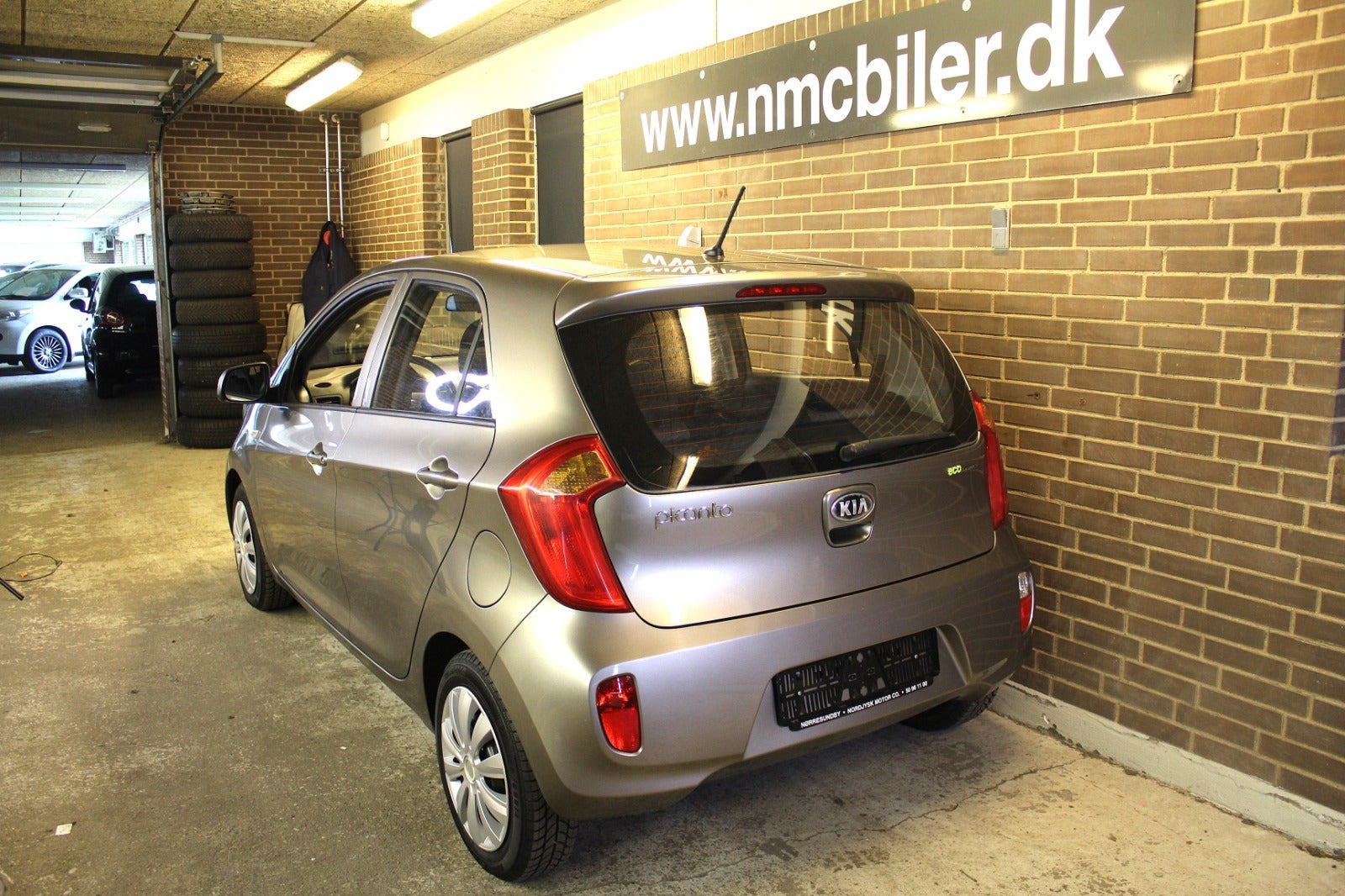 Grå Kia Picanto fra 2013