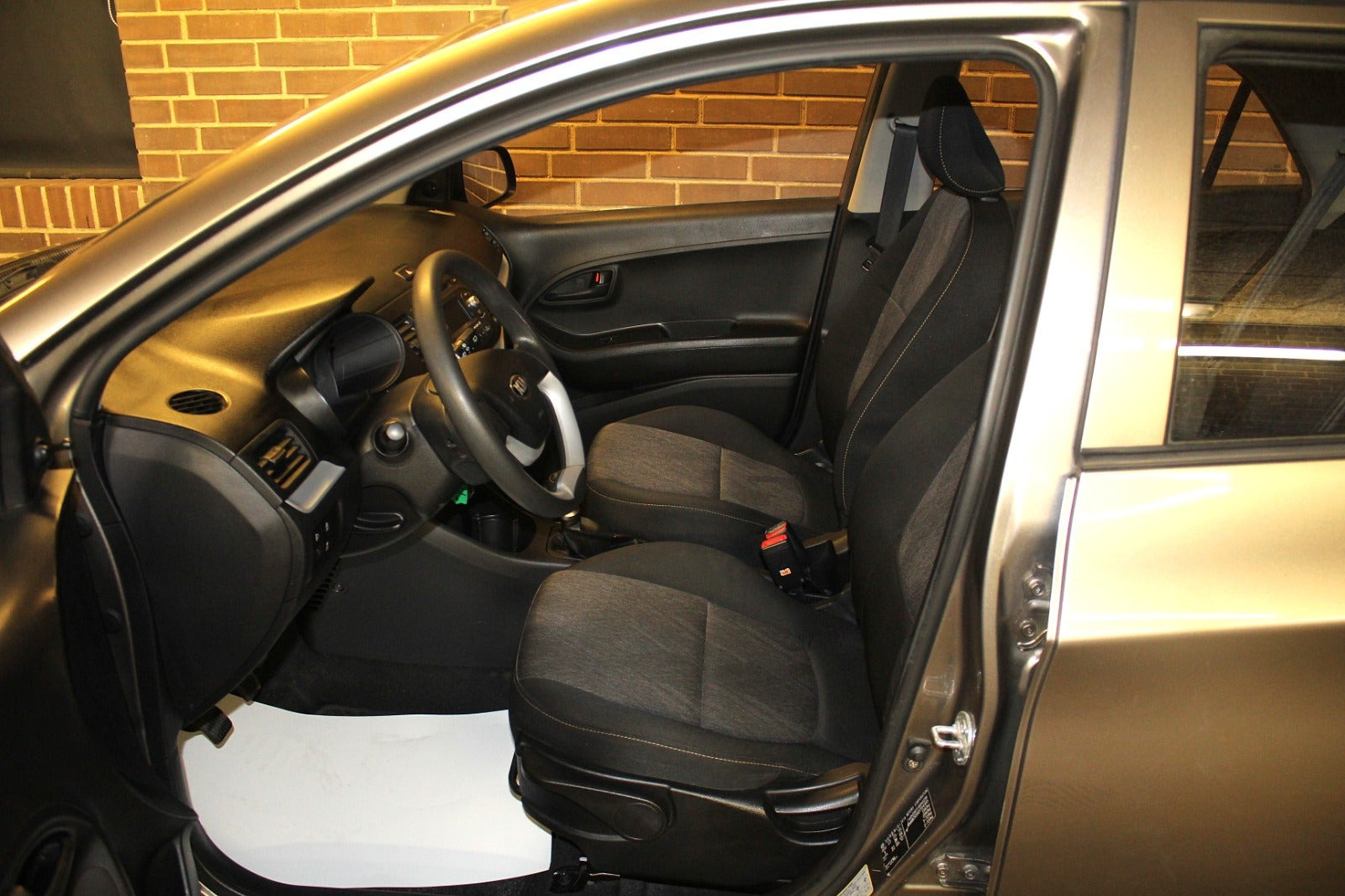Grå Kia Picanto fra 2013