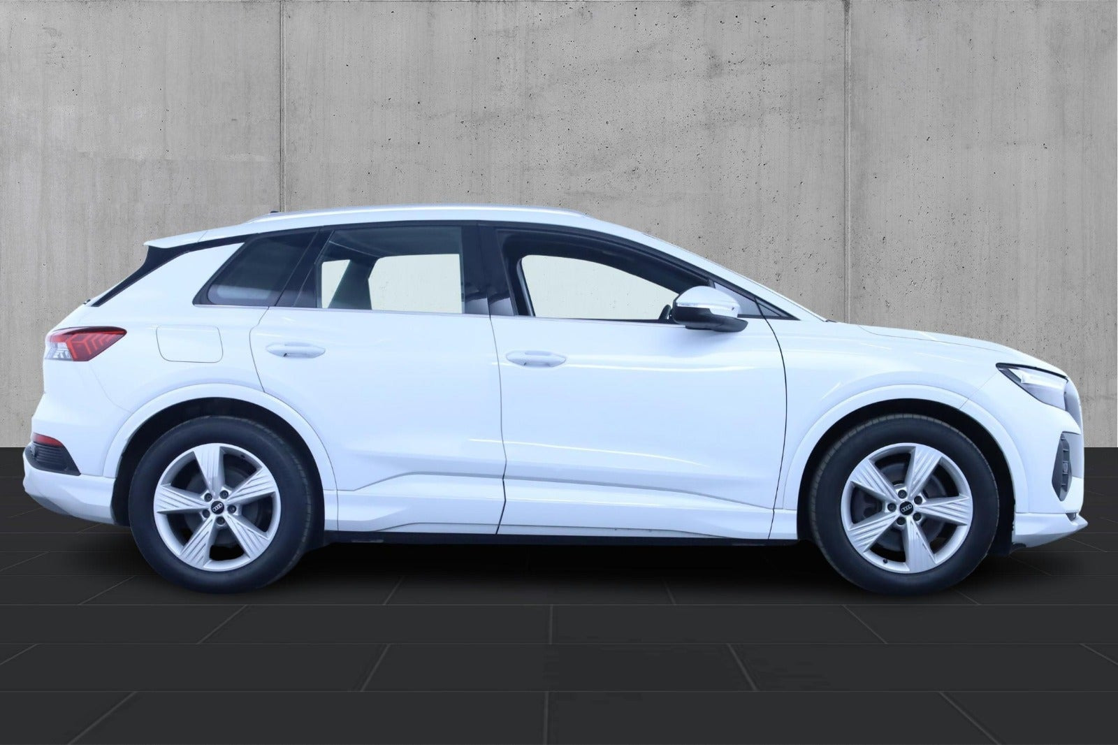 Hvid Audi Q4 e-tron fra 2022