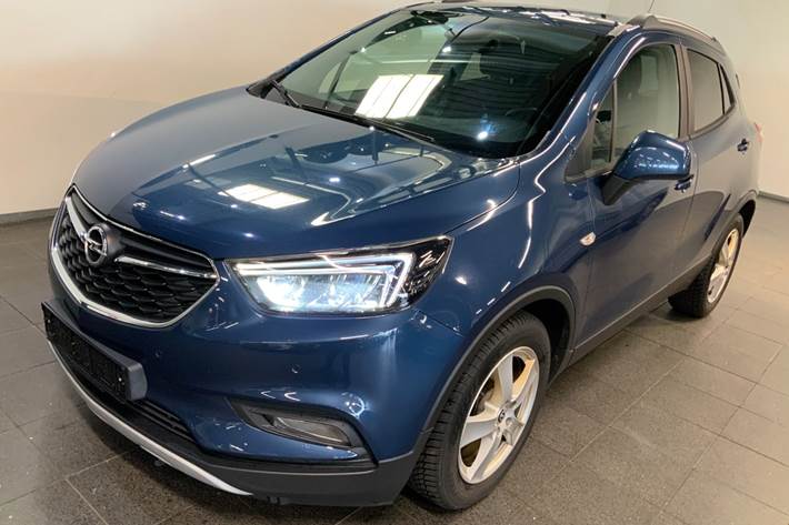 Blå Opel Mokka X fra 2017 set udefra