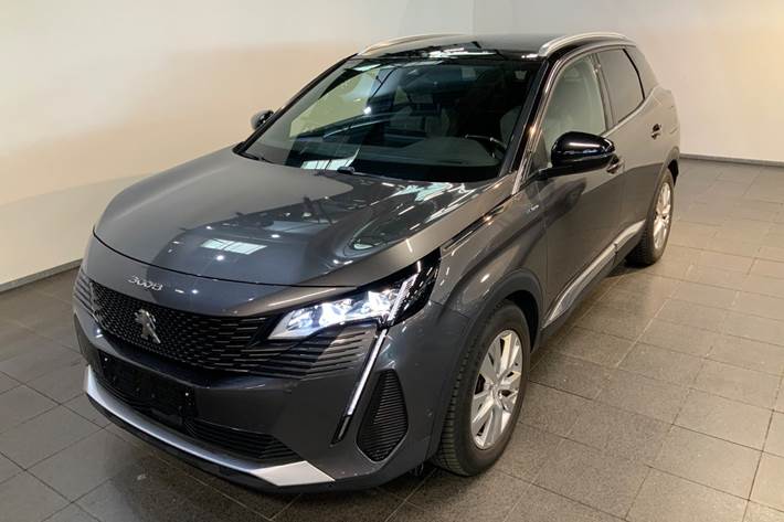Grå Peugeot 3008 fra 2021 set udefra