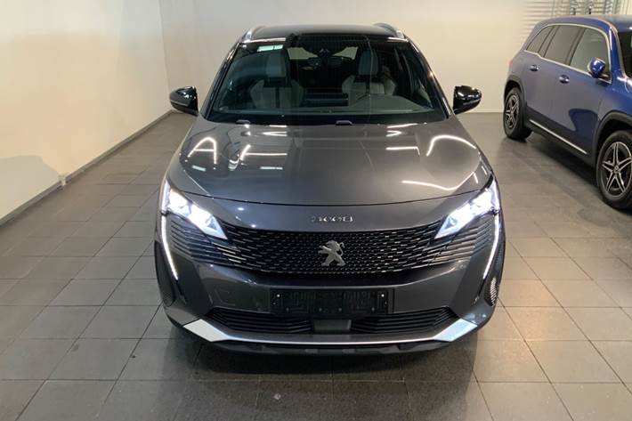 Grå Peugeot 3008 fra 2021