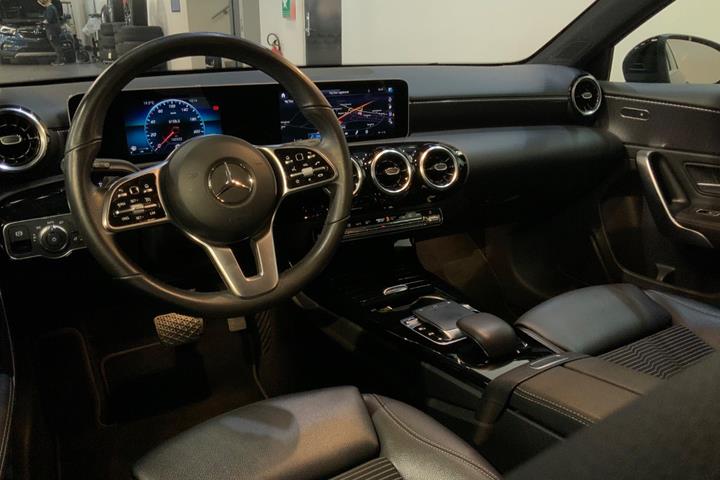 Sort Mercedes A200 fra 2019