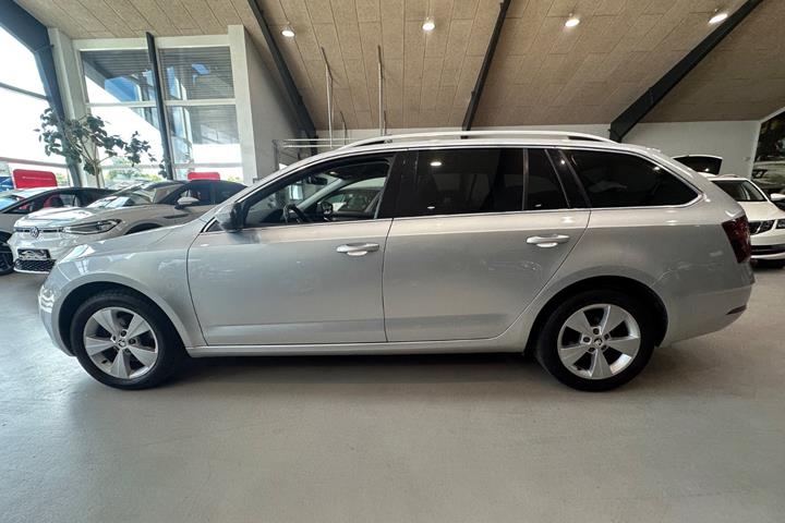 Sølv Skoda Octavia fra 2020