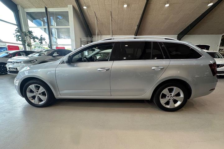 Sølv Skoda Octavia fra 2020