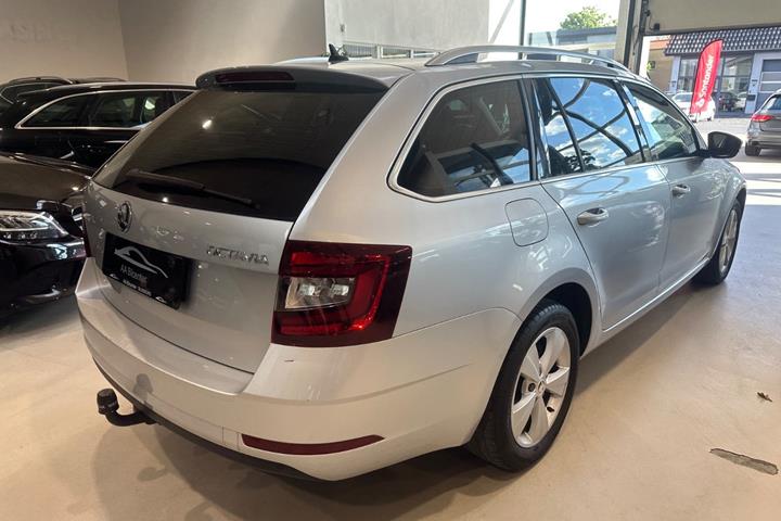 Sølv Skoda Octavia fra 2020