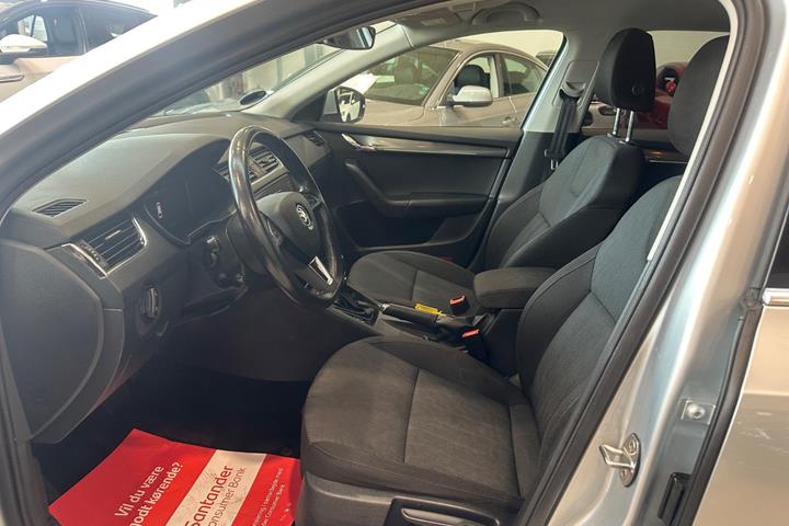 Sølv Skoda Octavia fra 2020