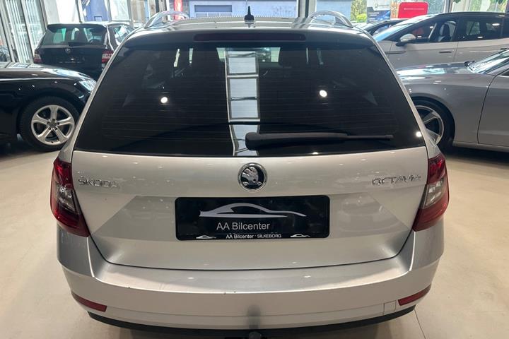 Sølv Skoda Octavia fra 2020