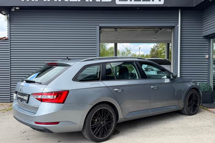 Sølv Skoda Superb fra 2017