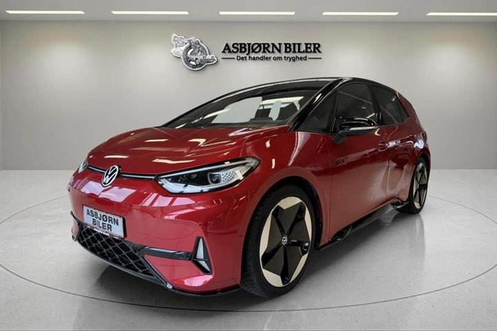 Rød VW ID.3 fra 2025 set udefra
