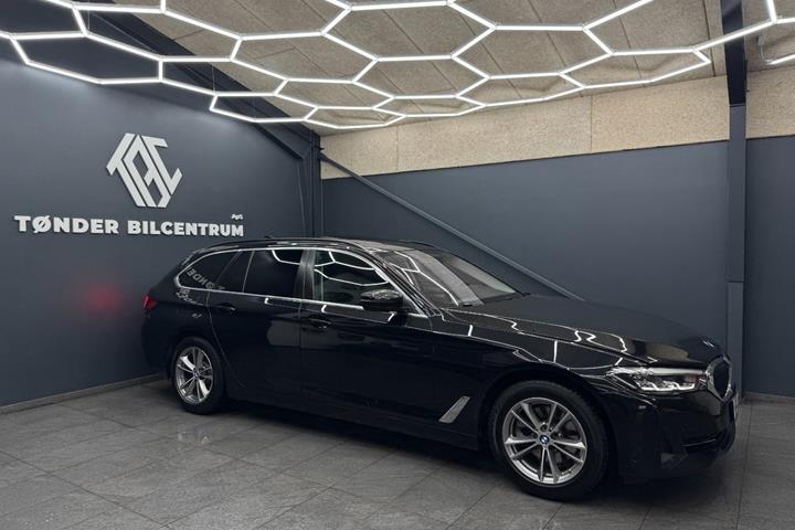 Sort BMW 520d fra 2022