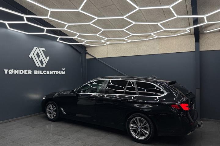 Sort BMW 520d fra 2022