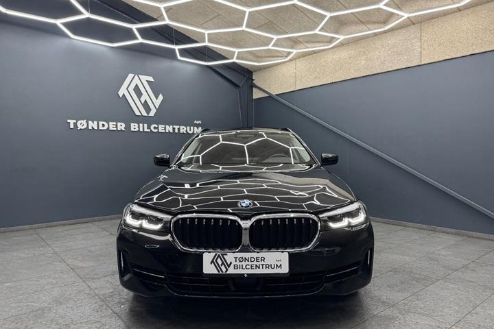 Sort BMW 520d fra 2022