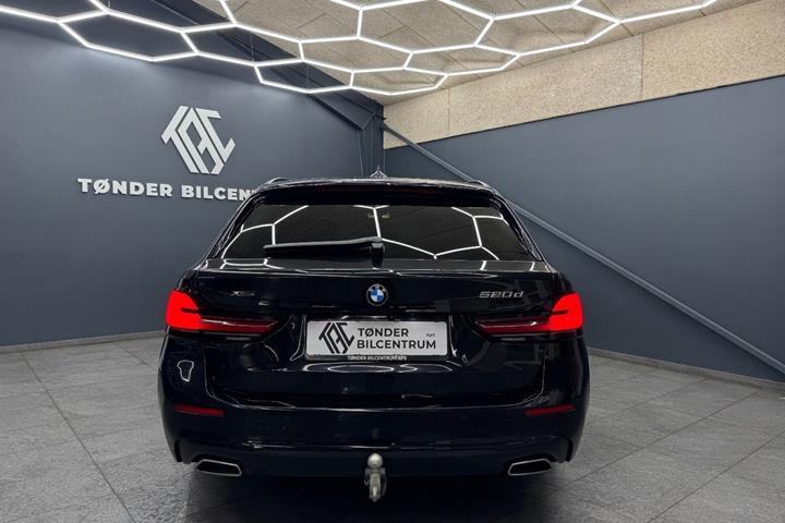 Sort BMW 520d fra 2022