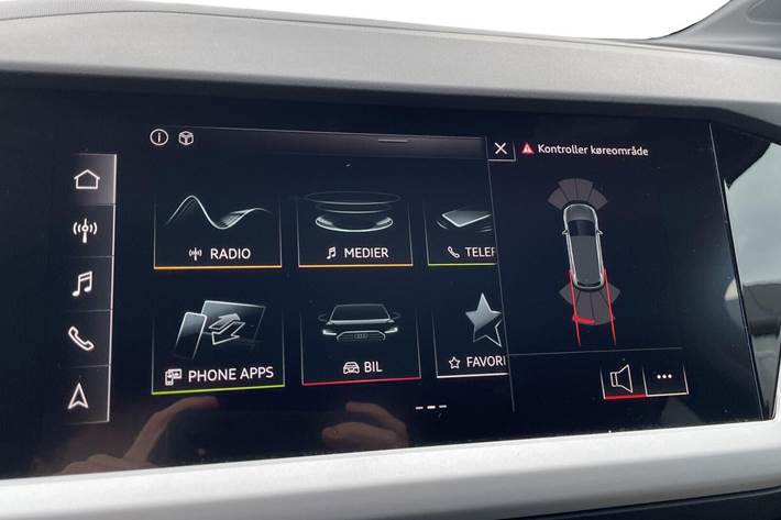 Grå Audi Q4 e-tron fra 2023