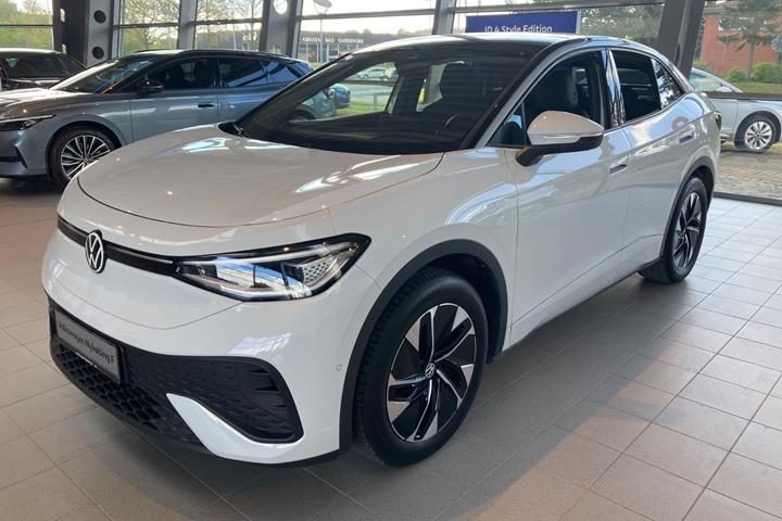 Hvid VW ID.5 fra 2024 set udefra