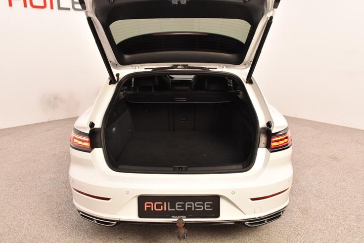 Hvid VW Arteon fra 2021