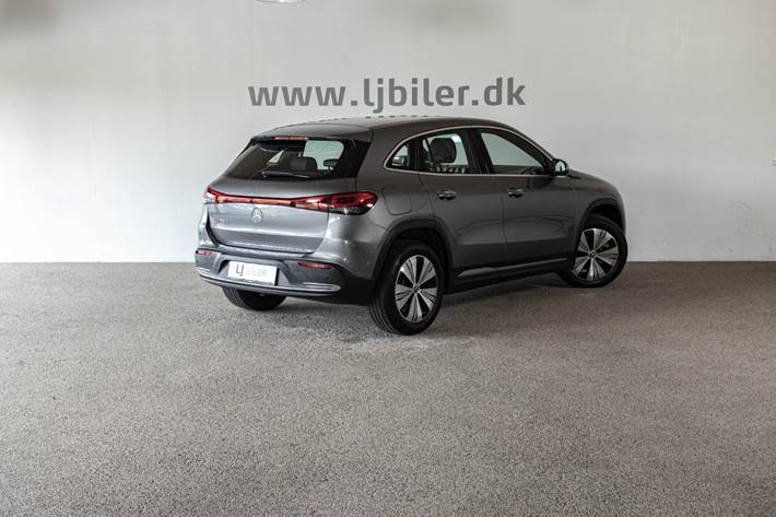 Grå Mercedes EQA250+ fra 2022