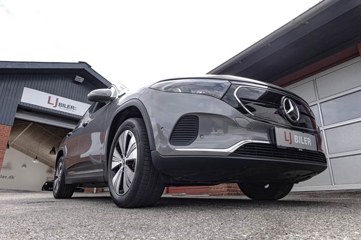 Grå Mercedes EQA250+ fra 2022