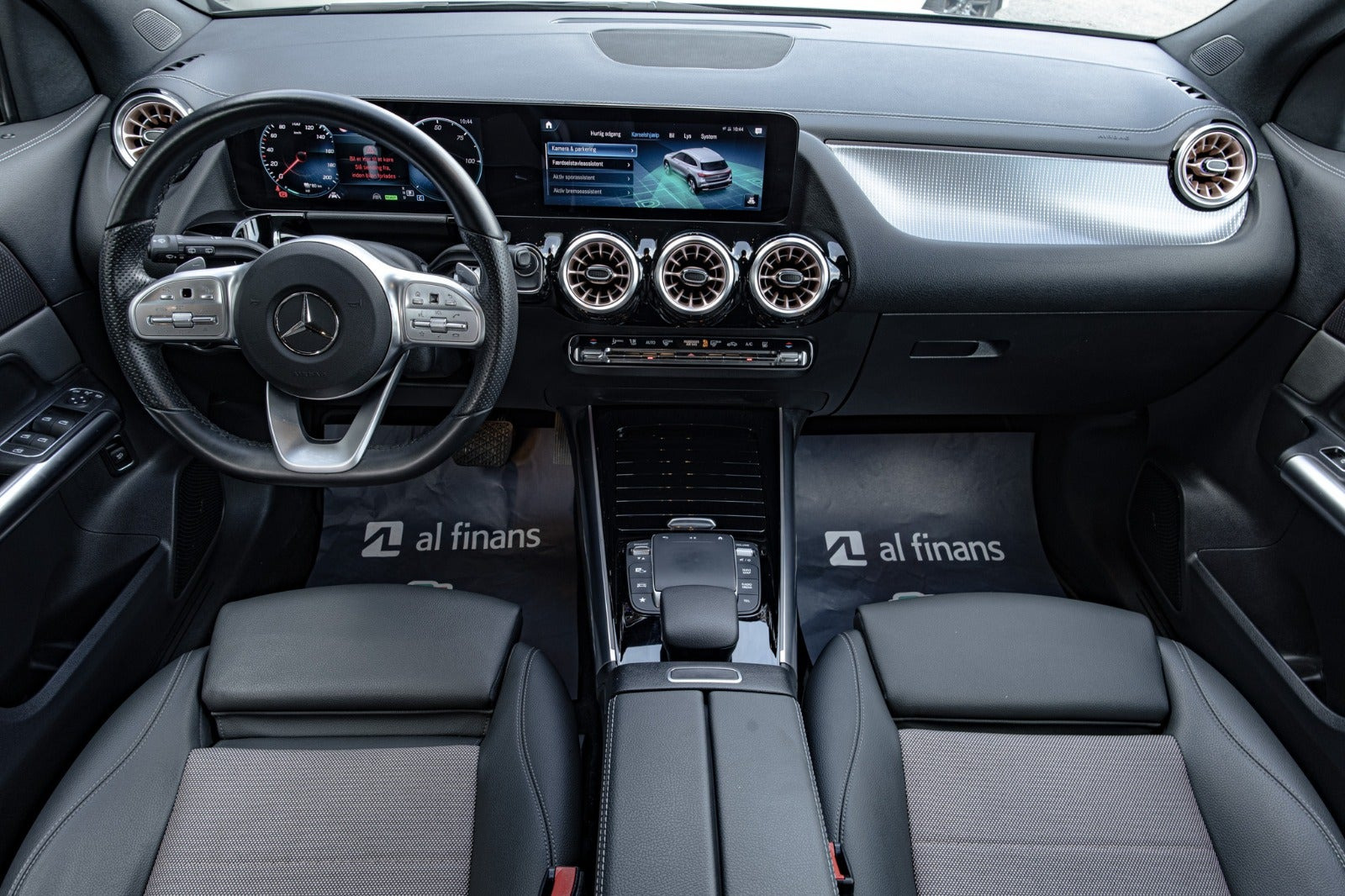 Sort Mercedes EQA250 fra 2021