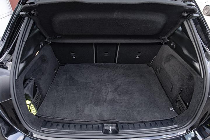 Sort Mercedes EQA250 fra 2021