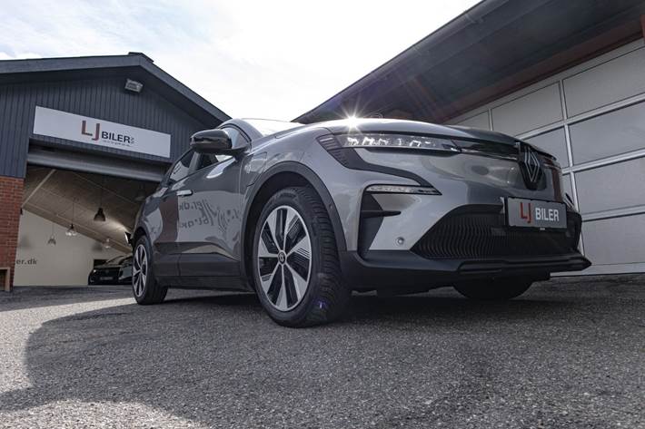Grå Renault Megane E-Tech fra 2023