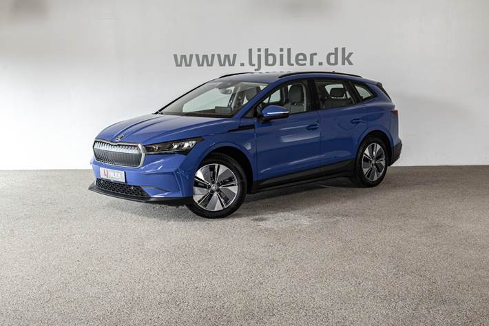 Blå Skoda Enyaq fra 2021 set udefra