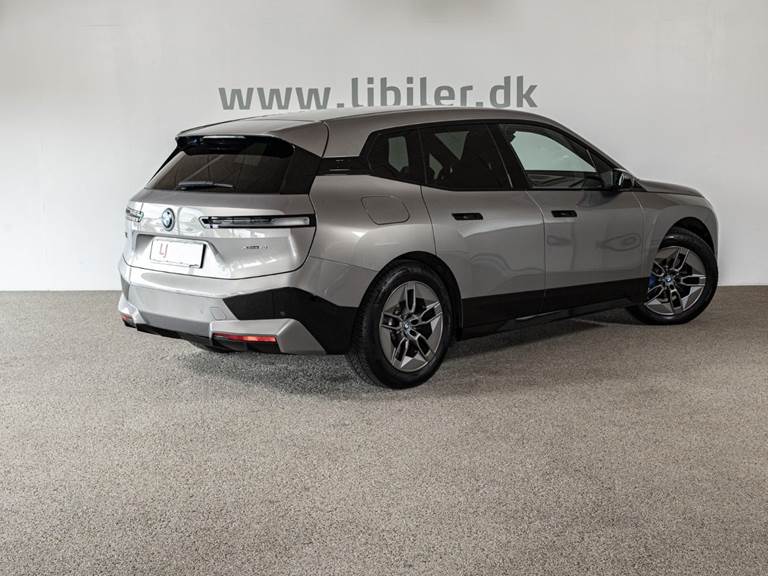 BMW iX xDrive40