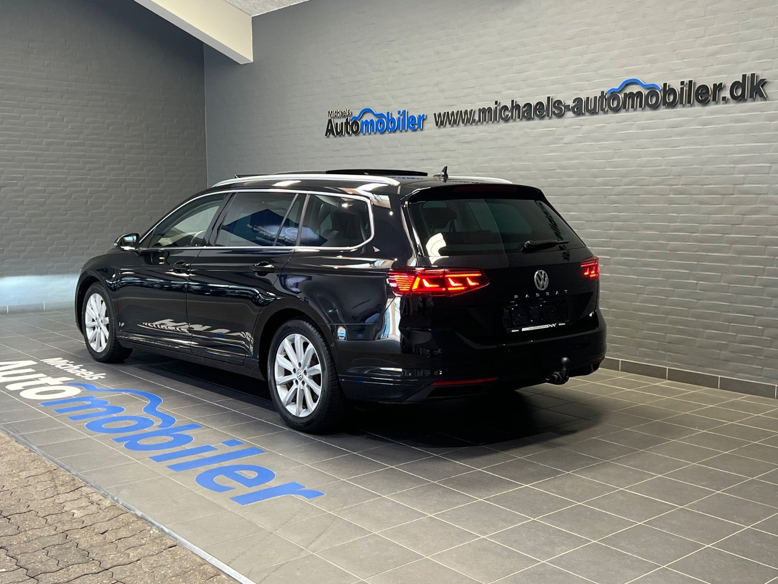 Sort VW Passat fra 2019