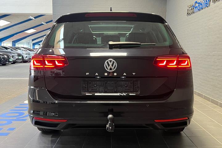 Sort VW Passat fra 2019