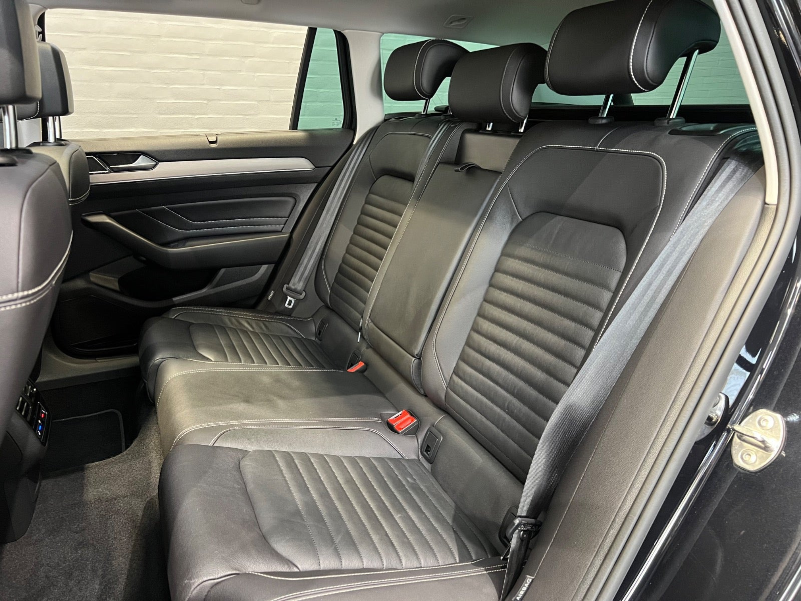 Sort VW Passat fra 2019