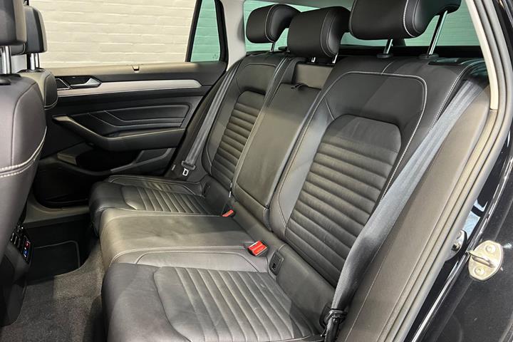 Sort VW Passat fra 2019