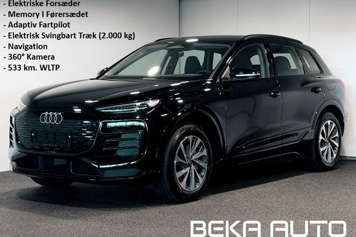 Sort Audi Q6 e-tron fra 2025 set udefra