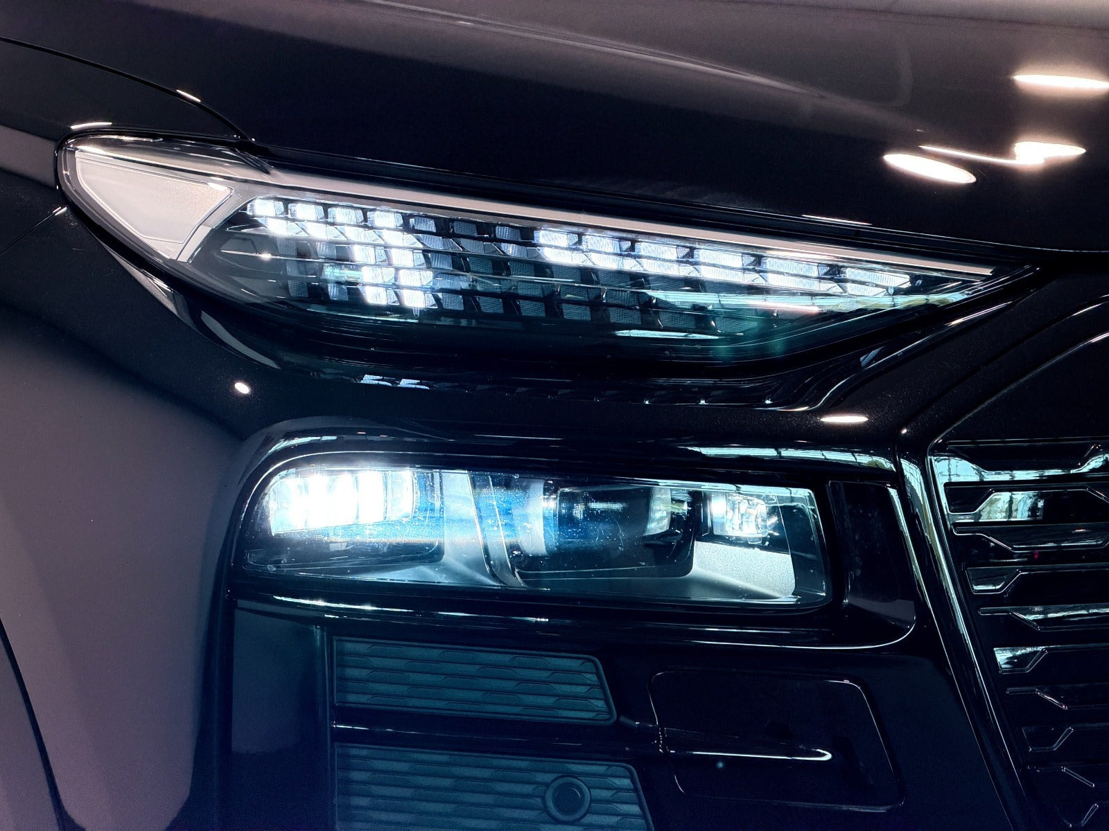 Sort Audi Q6 e-tron fra 2025