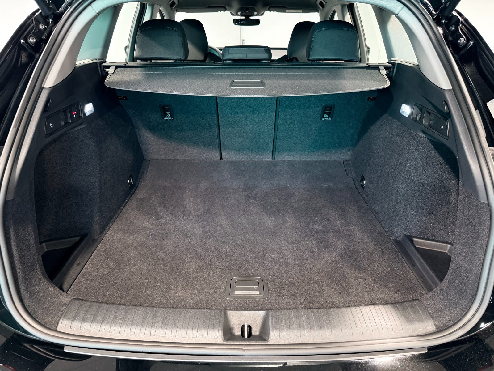 Sort Audi Q6 e-tron fra 2025