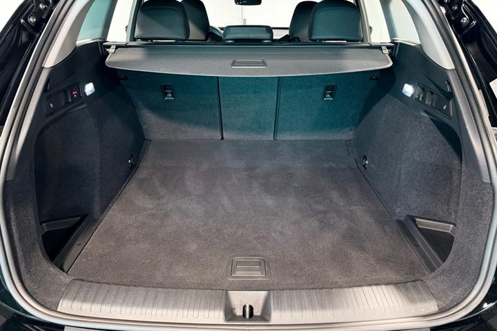 Sort Audi Q6 e-tron fra 2025